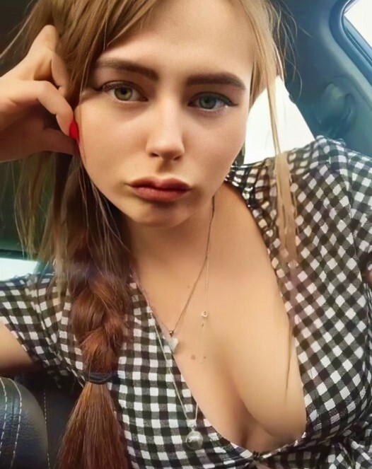 Индивидуалка Питера Маргарита с 4 размером груди предлагает интим услуги у метро Звенигородская  +7(981)136-33-84 