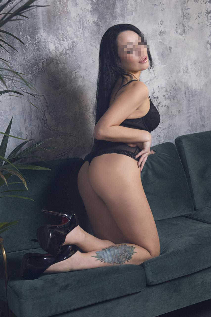 Проститутка Питера Ксюха с 2 размером груди предлагает интим услуги у метро Гостинный Двор  +7(981)193-28-94 - фото 2