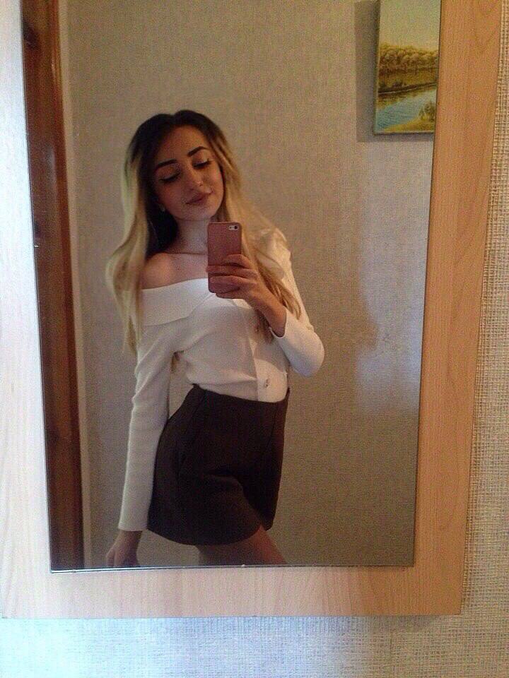 Проститутка Питера Катя с 2 размером груди предлагает интим услуги у метро Площадь Александра Невского  +7(981)193-28-94 